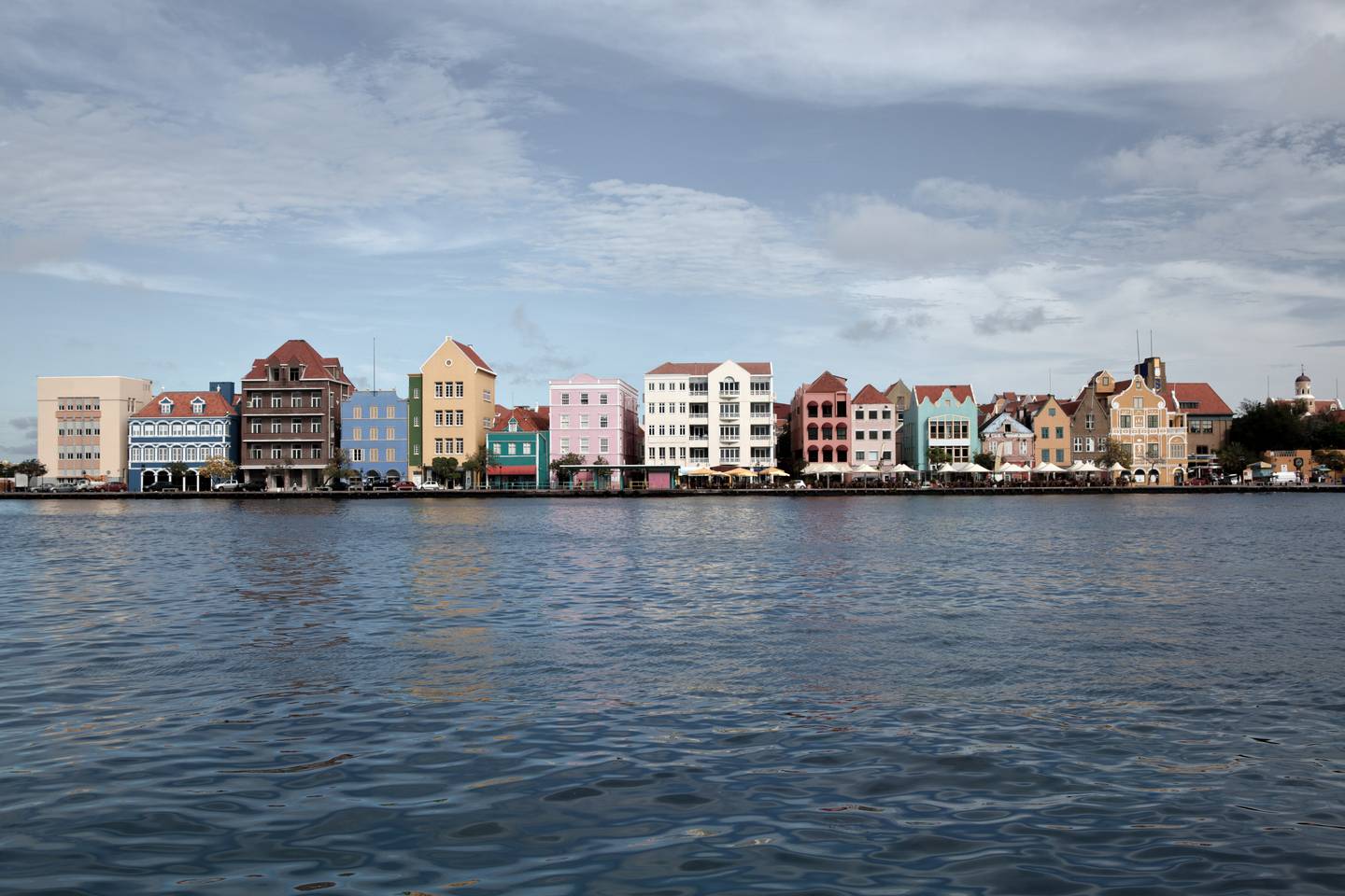 karibik-curacao-willemstad-punda-wasseransicht-g-156460505.jpg