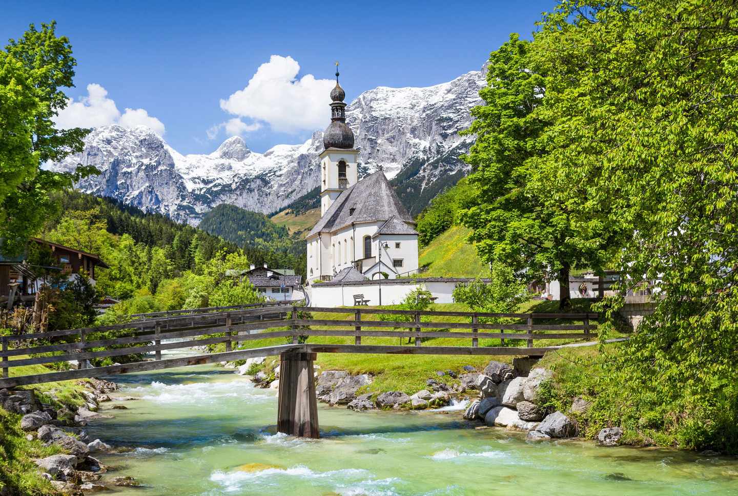 bayern-oberbayern-ramsau-kirche-bach-t-476250310.jpg