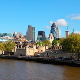 london-themse-uferdamm-t-177517218.jpg