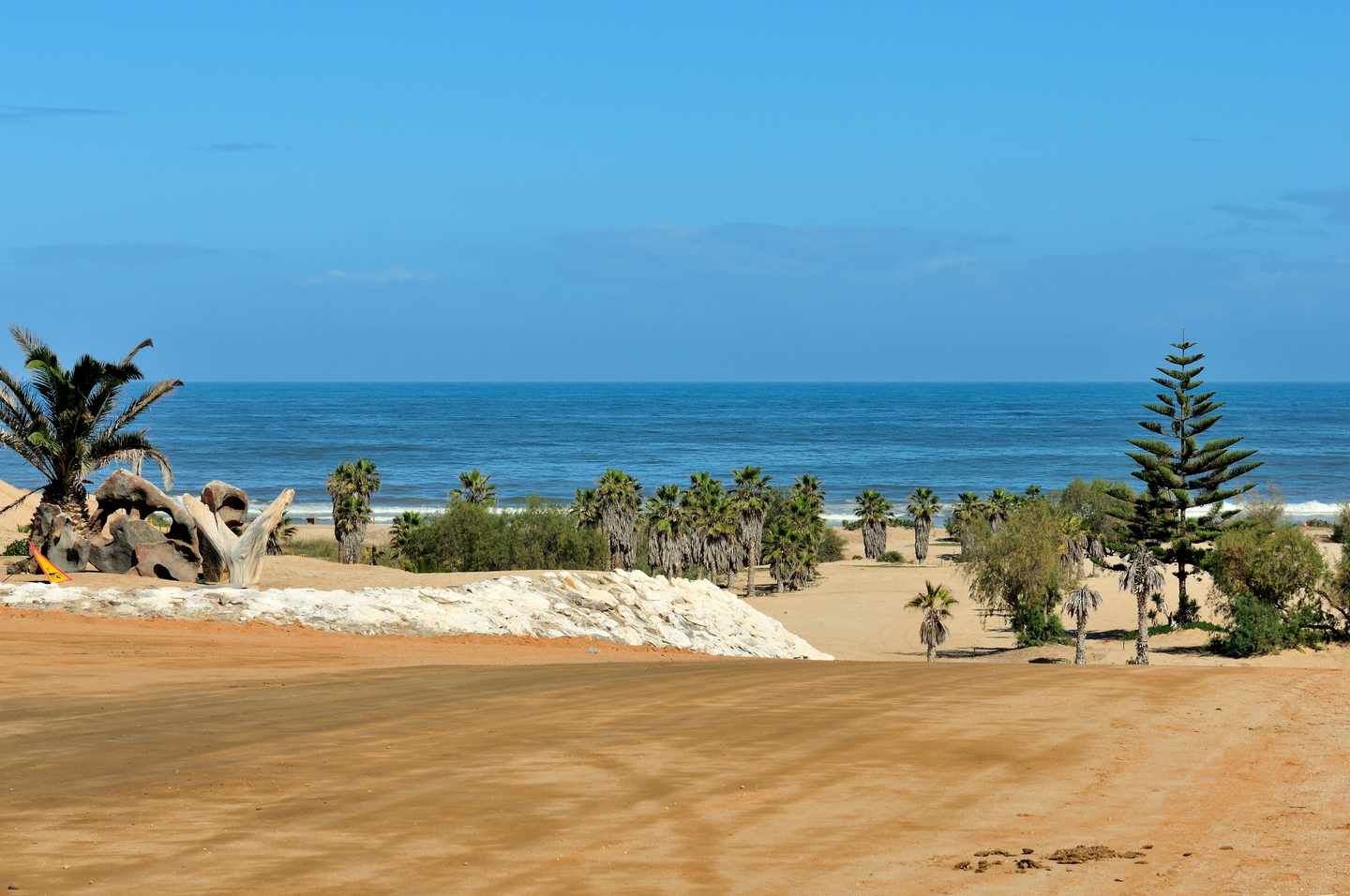 namibia-henties-bay-beach-front-g-468461025.jpg