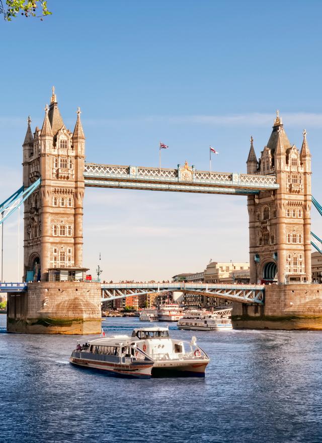 england-london-tower-bridge-g-104643947.jpg