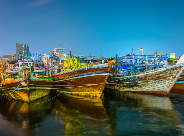 vae-dubai-boote-dhau-g-1141287065.jpg