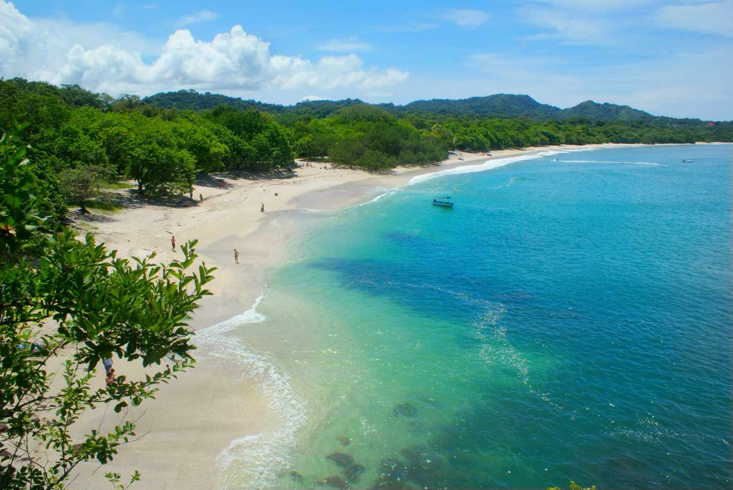 costa-rica-guanacaste-playa-conchal-von-oben-g-1097786346.jpg