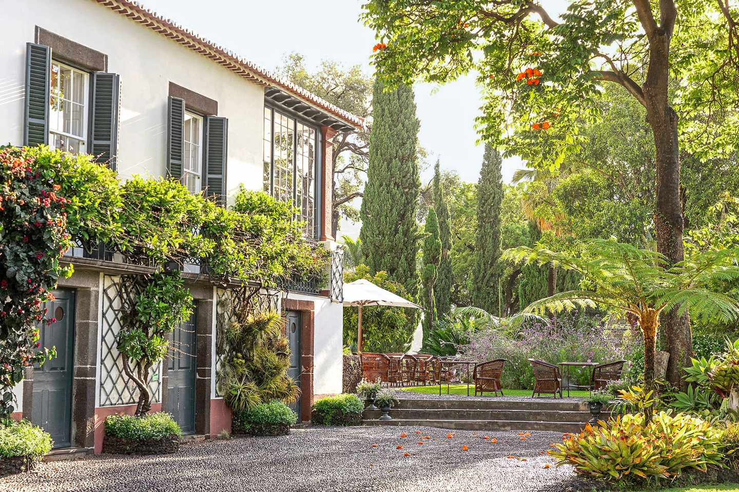 Historisches Herrenhaus mit üppigem Garten und Terrasse im Quinta Jardins do Lago in Funchal auf Madeira