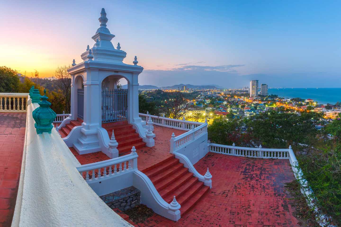 thailand-hua-hin-stadt-t-615386064.jpg