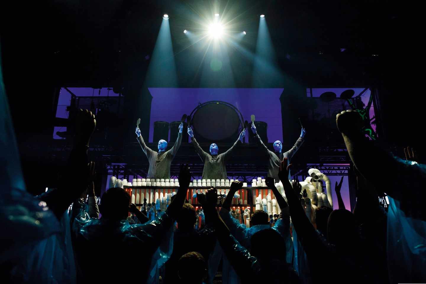 blue-man-group-berlin_prio1_neue_show_handsup-f.jpg