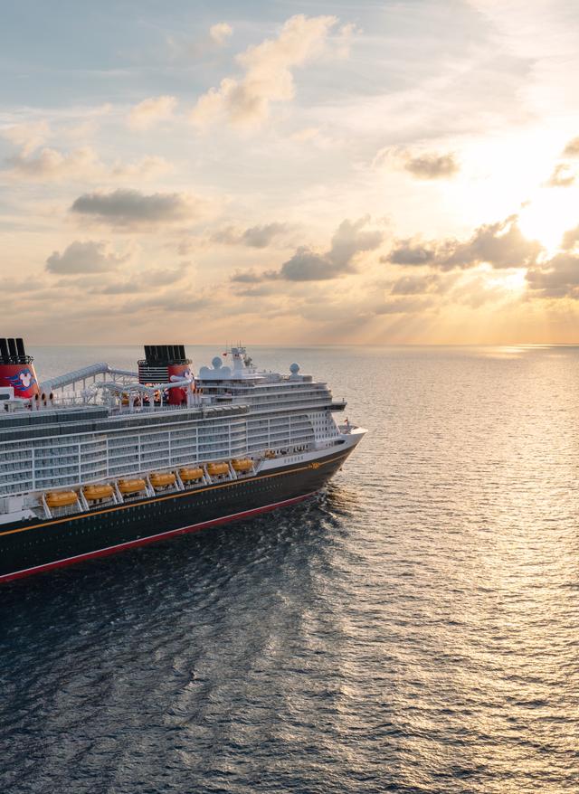 Mehr erfahren blt0b485a18121b205d-disney-cruise-line-schiff-wish-meer.jpg Disney Cruise Line Schiff „Wish“ im Meer