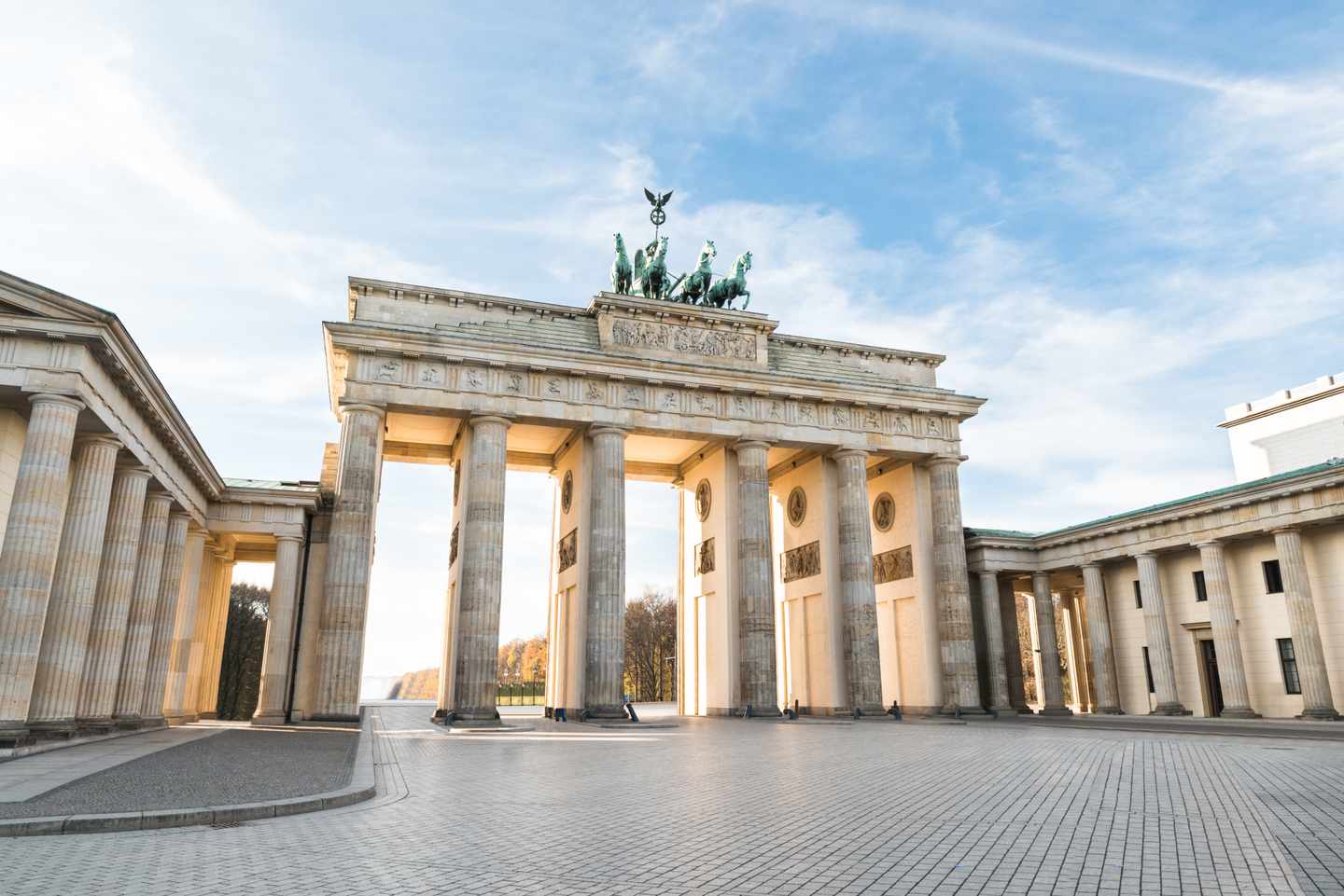 deutschland-berlin-brandenburger-tor-g-471063626.jpg