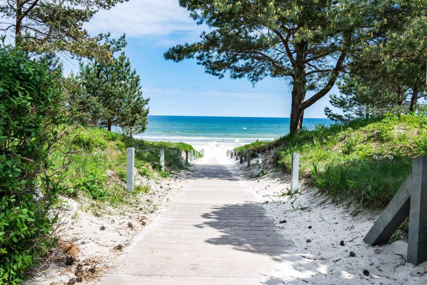 deutschland-ruegen-binz-strand-g-985762928.jpg