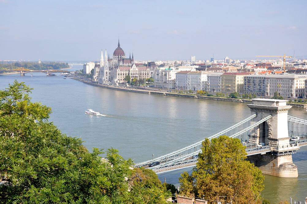blt23a0377021e2681c-budapest-kettenbruecke-donau-parlament-t-120128222.jpg budapest-kettenbruecke-donau-parlament-t-120128222.jpg