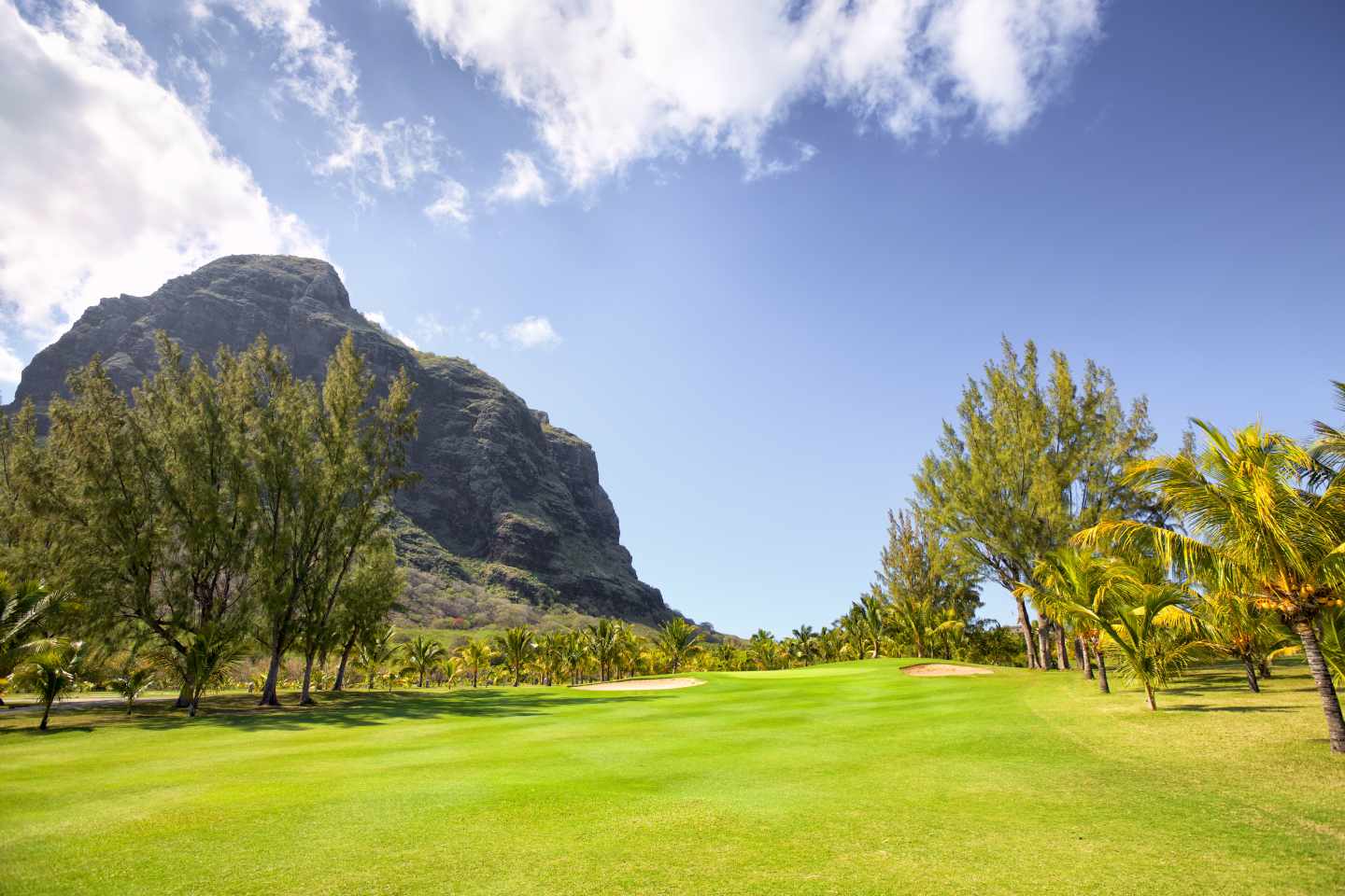 mauritius-le-morne-golfplatz-g-486094220.jpg