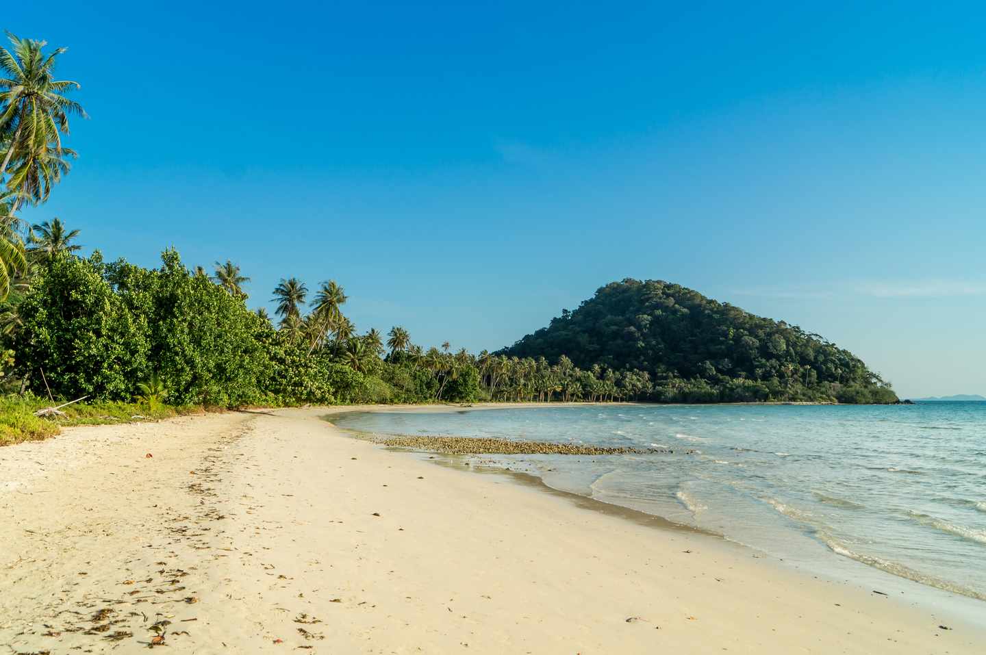 thailand-koh-chang-strand-t-513688094.jpg
