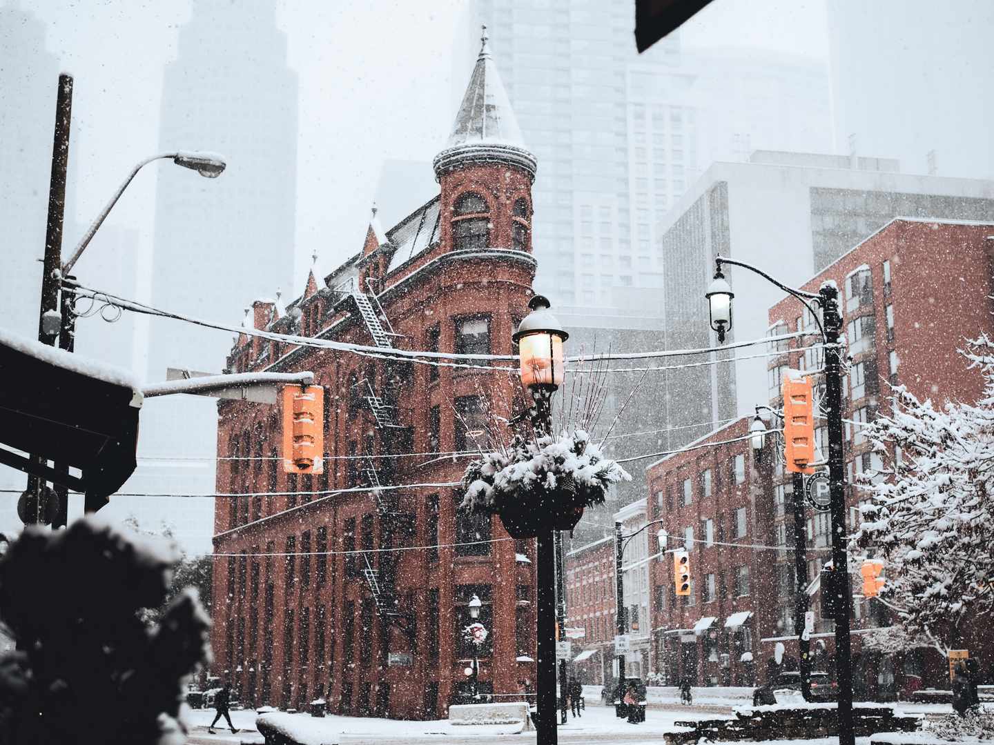kanada-ontario-toronto-winter-gooderham-building-g-1363637522.jpg