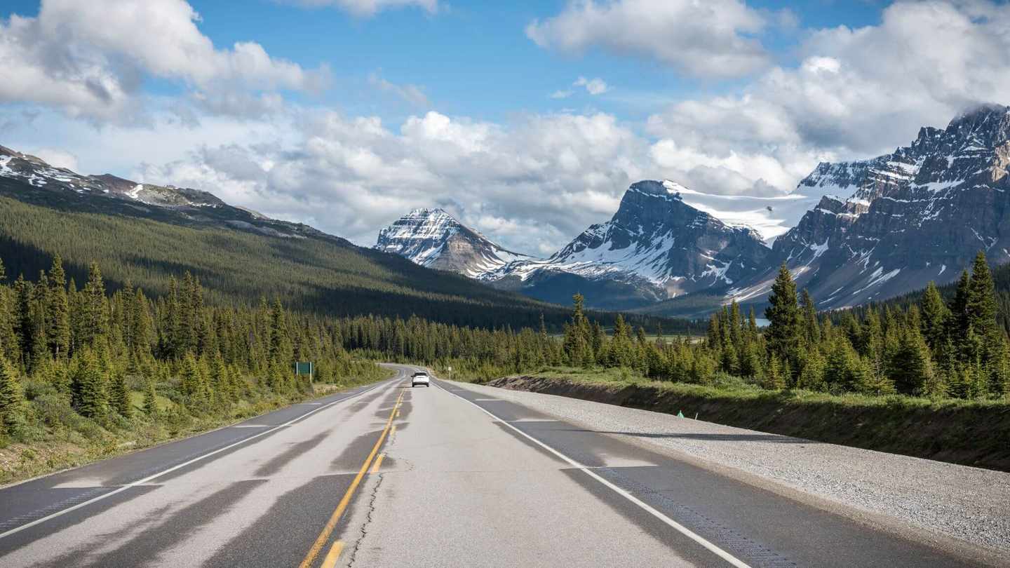 kanada-alberta-banff-national-park-icefields-parkway-g-1295439773.jpg