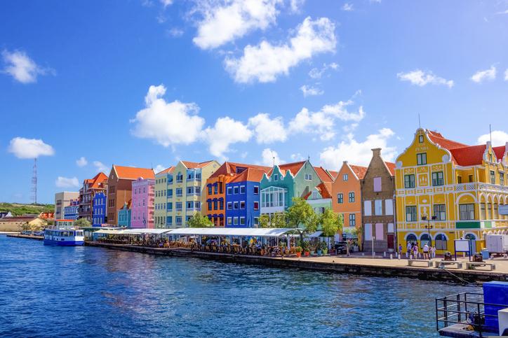 curacao-willenstad-häuser-bunt-g-1195233206.jpg