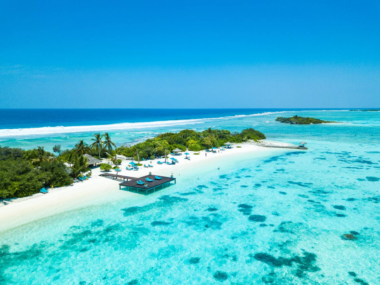 malediven-addu-atoll-herathera-island-canareef-resort-g-1030850778.jpg