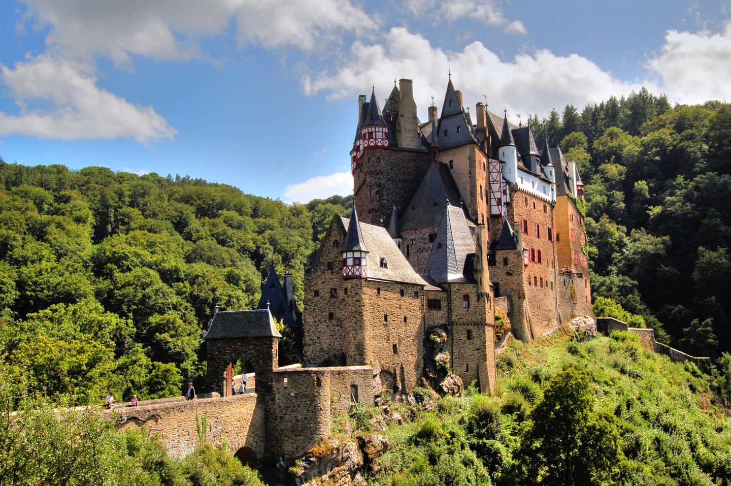 deutschland-rheinland-pfalz-wierschem-burg-eltz-g-121113687.jpg