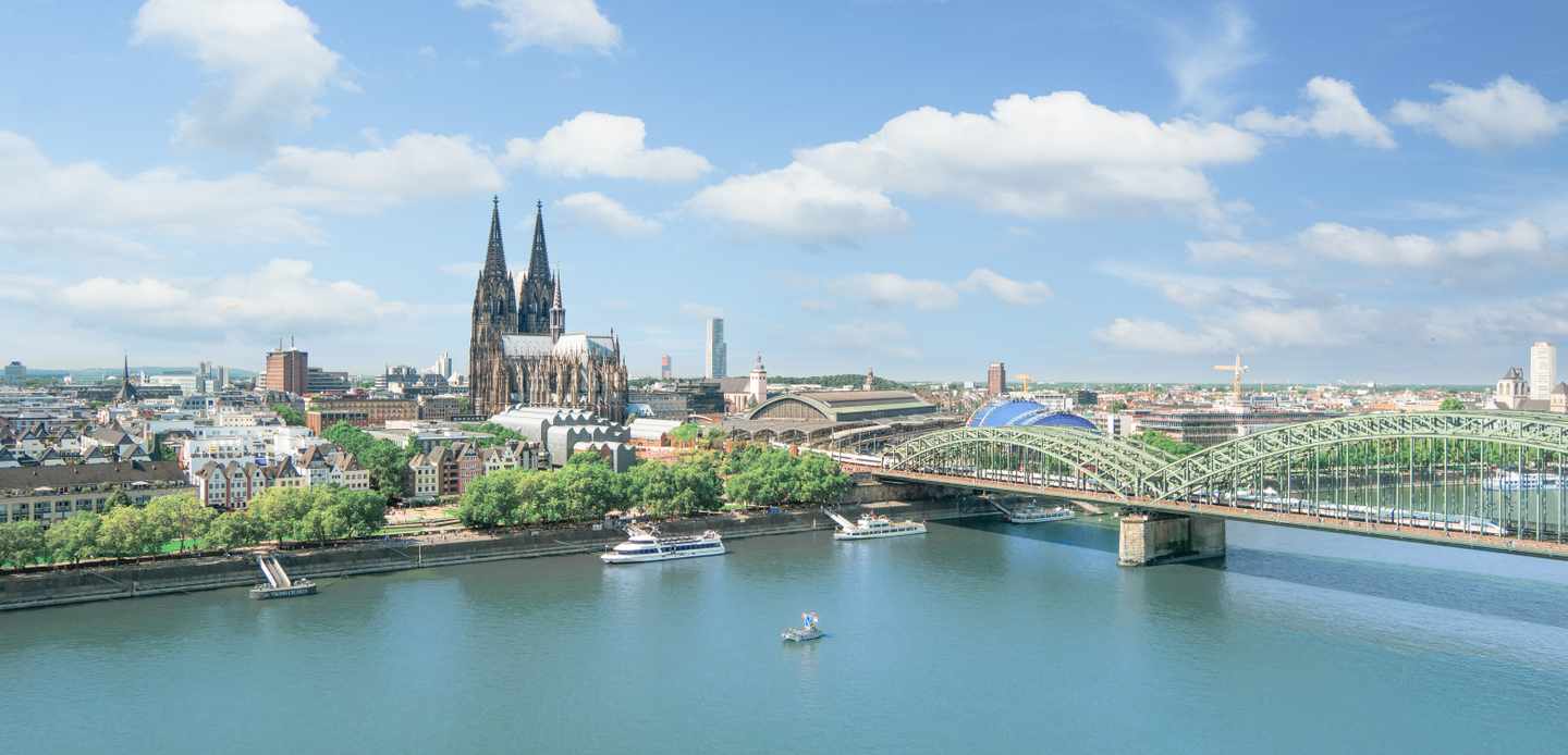deutschland-koeln-panorama-g-923622400.jpg