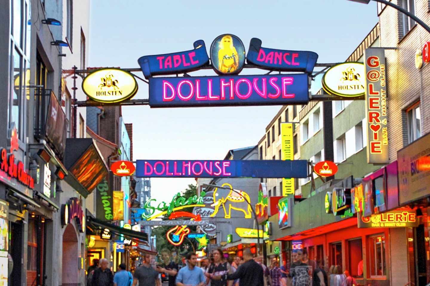hamburg-kiez-reeperbahn-p-s50900_e-10983841-2_kopie.jpg