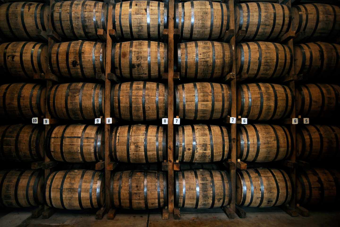 usa-tennessee-whiskey-holzfass-t-175945178.jpg