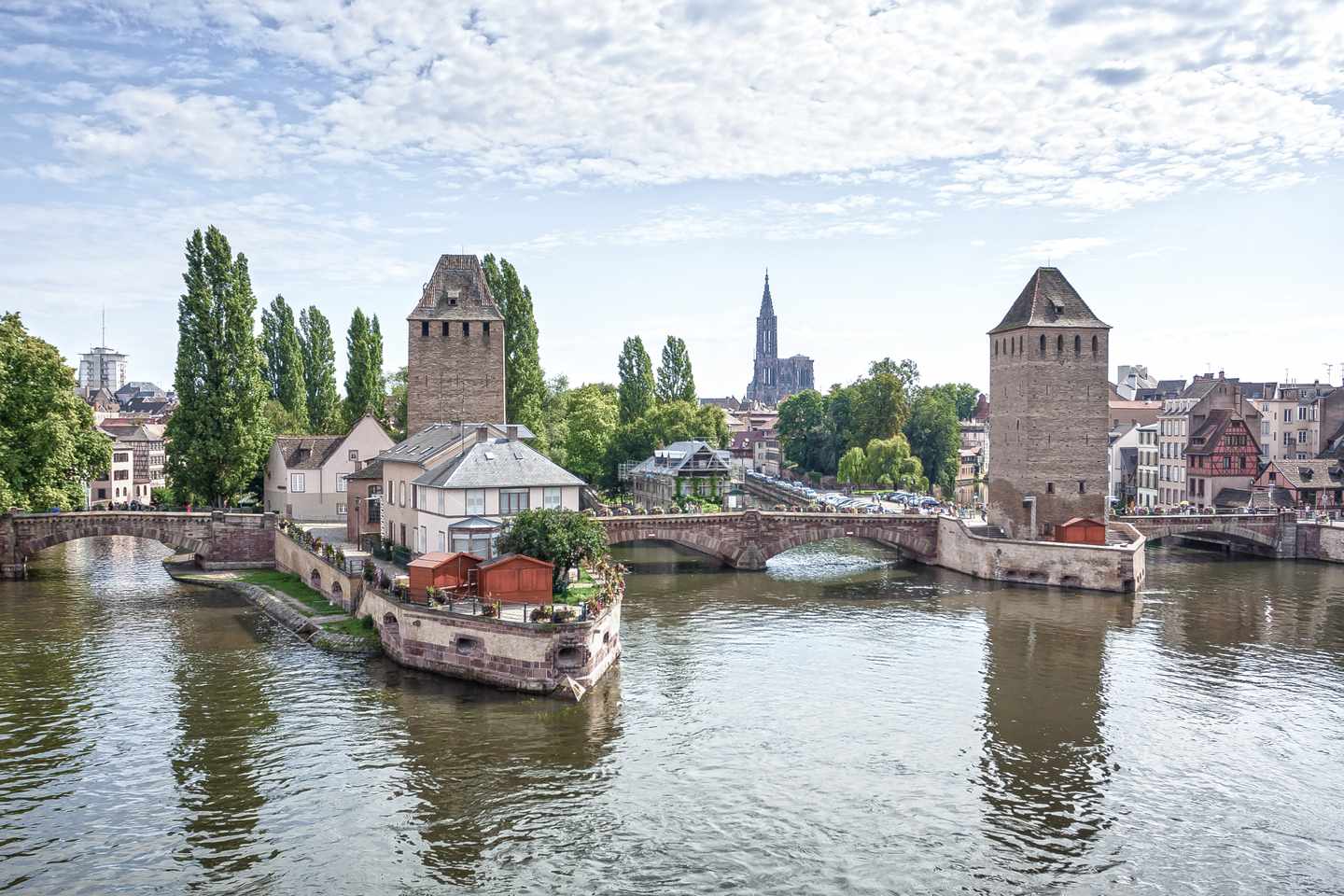 frankreich-elsasss-strassburg-überdachte-brücke-petite-france-g-470231602_bearbeitet.jpg