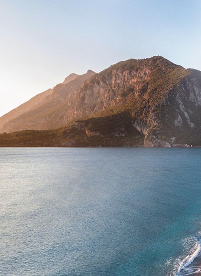 tuerkei-antalya-straende-cirali-beach-bei-sonnenaufgang-g-903784714.jpg