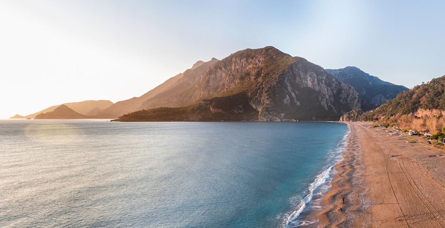 tuerkei-antalya-straende-cirali-beach-bei-sonnenaufgang-g-903784714.jpg