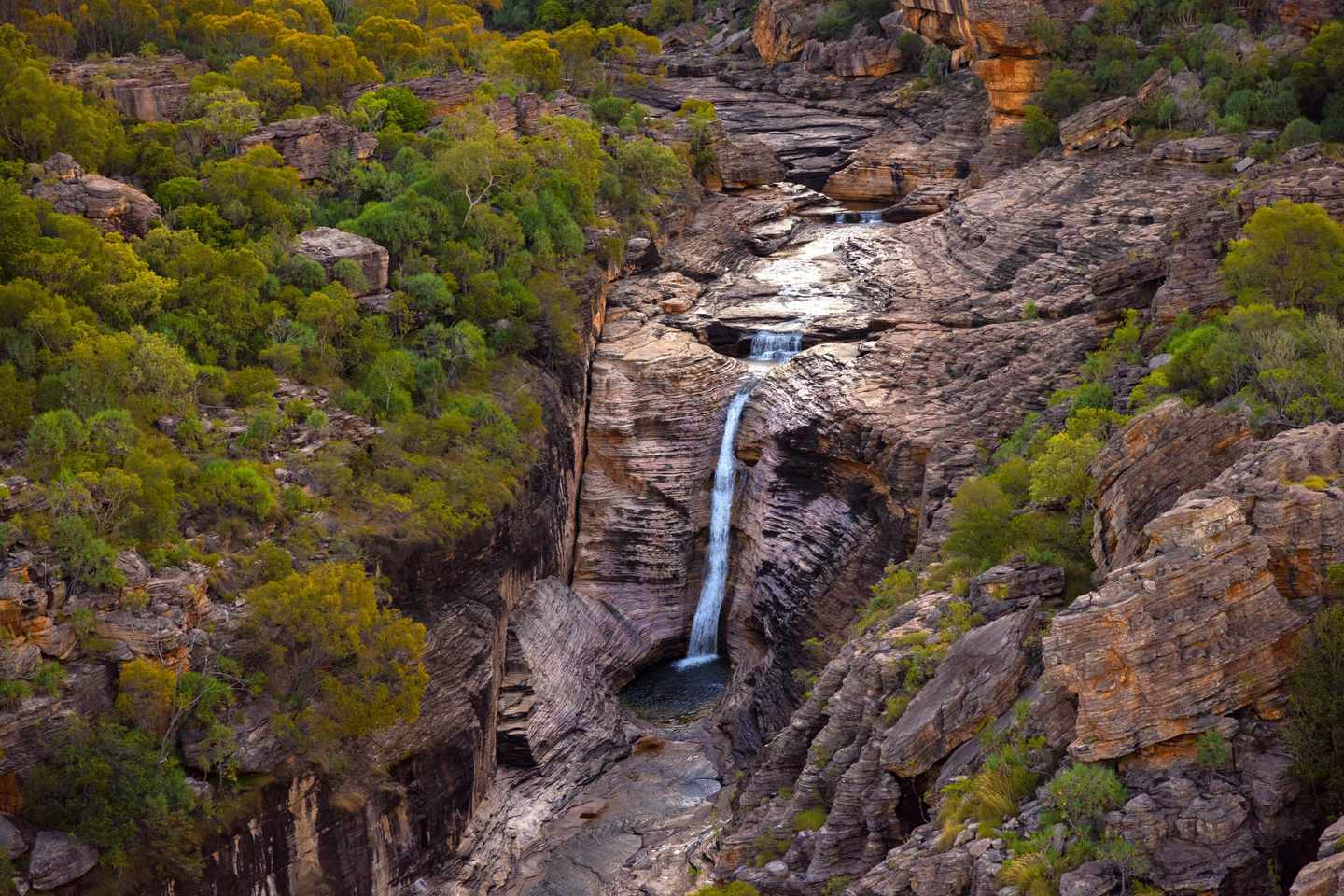 blt9412a10c5b4d7aee-australien-northern-territory-pa-134294-56.jpg Northern-Territory-Sehenswürdigkeiten: Wasserfall im Kakadu National Park