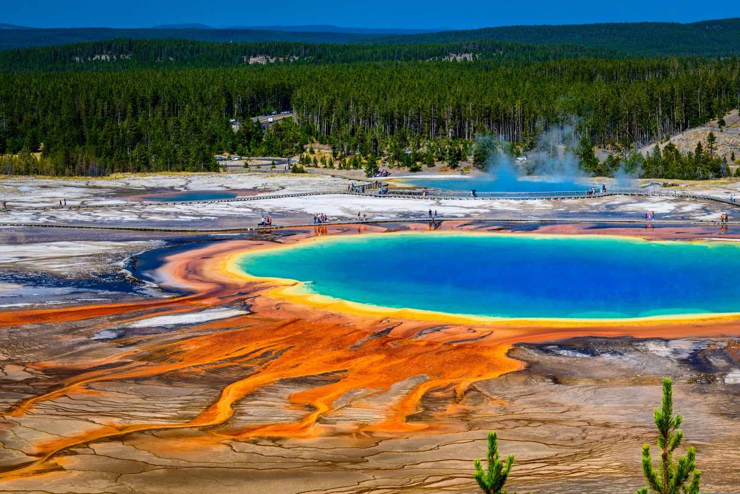 usa-yellowstone-nationalpark-geysir-g-934255906.jpg