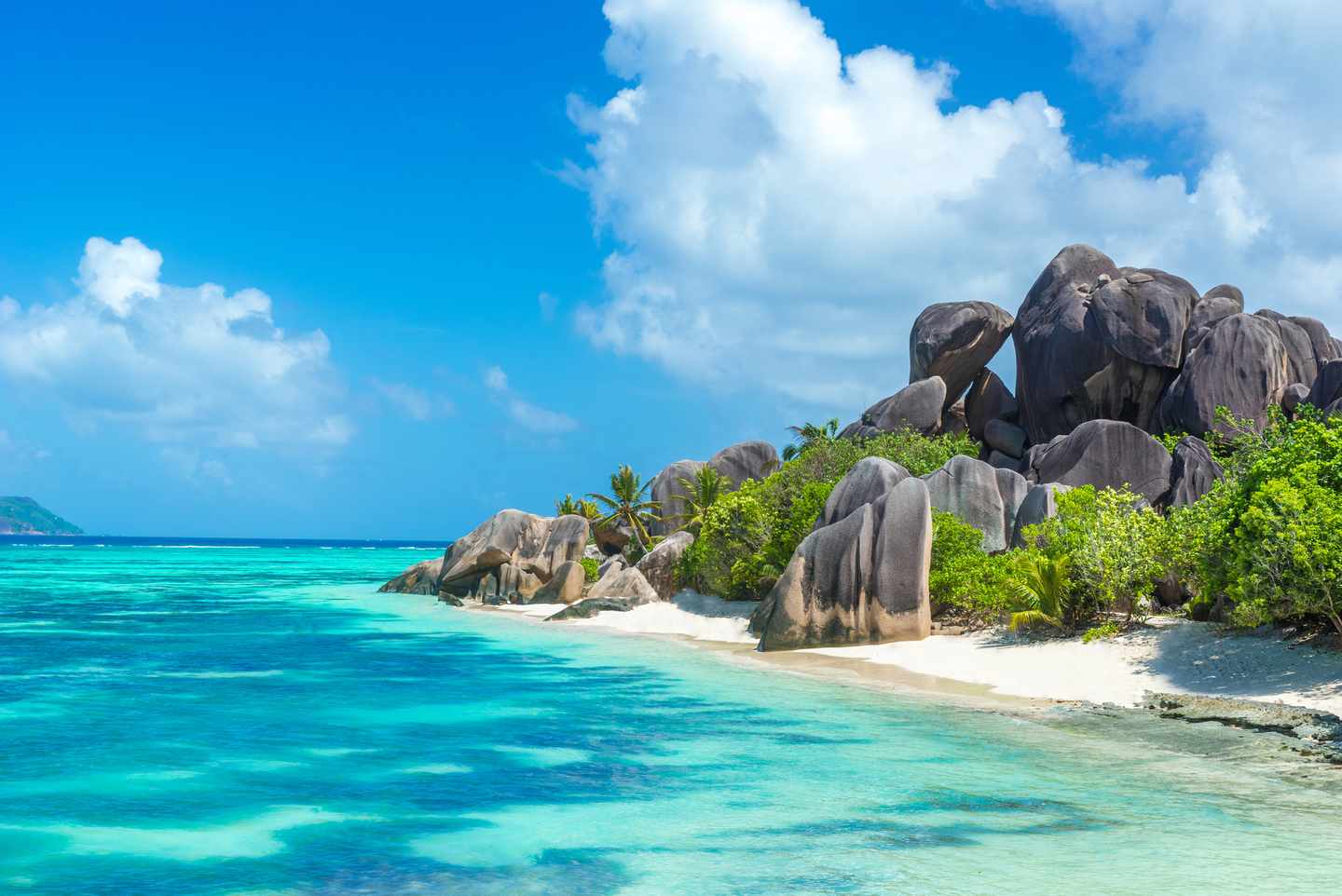 seychellen-strand-anse-source-dargent-t-482343250.jpg