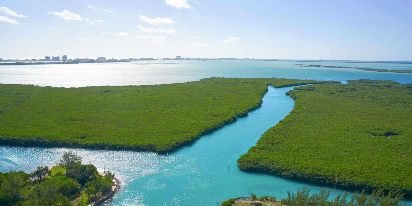 mexiko-cancun-nichupte-lagune-g-910958680.jpg