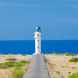 spanien-formentera-leuchtturm-klein-g-157679251.jpg