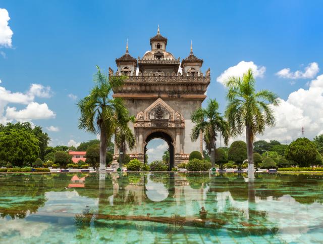Zur Rundreise Laos Denkmal