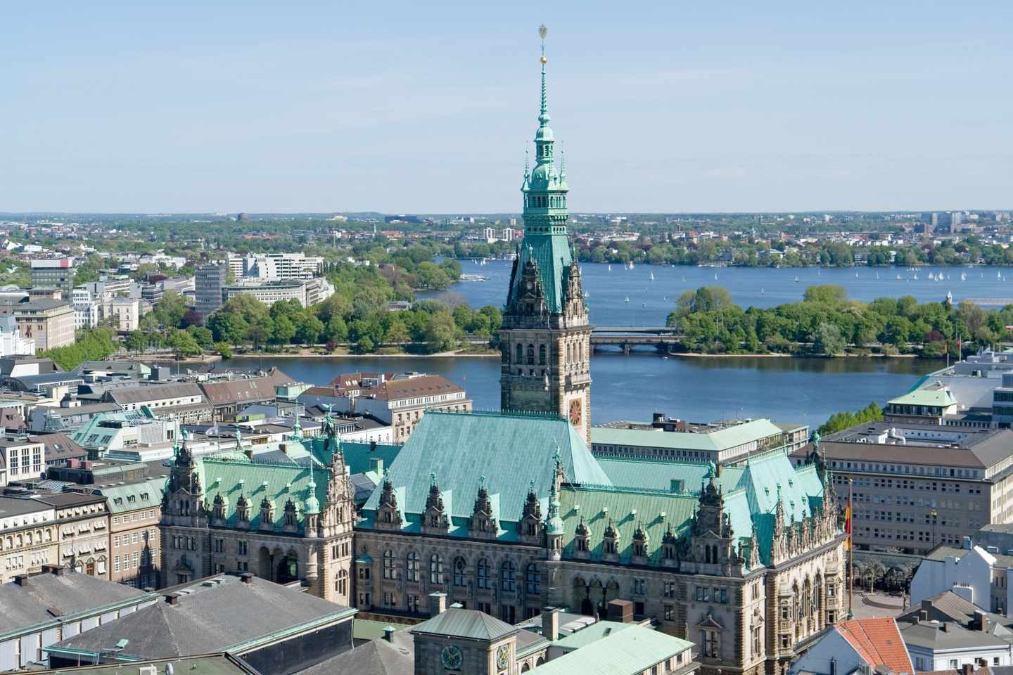 deutschland-hamburg-rathaus-g-140460775.jpg