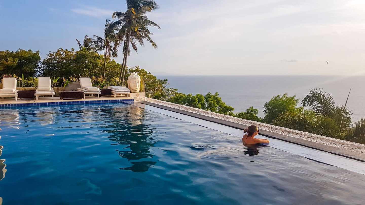 indonesien-lombok-infinity-pool-g-1188931753.jpg