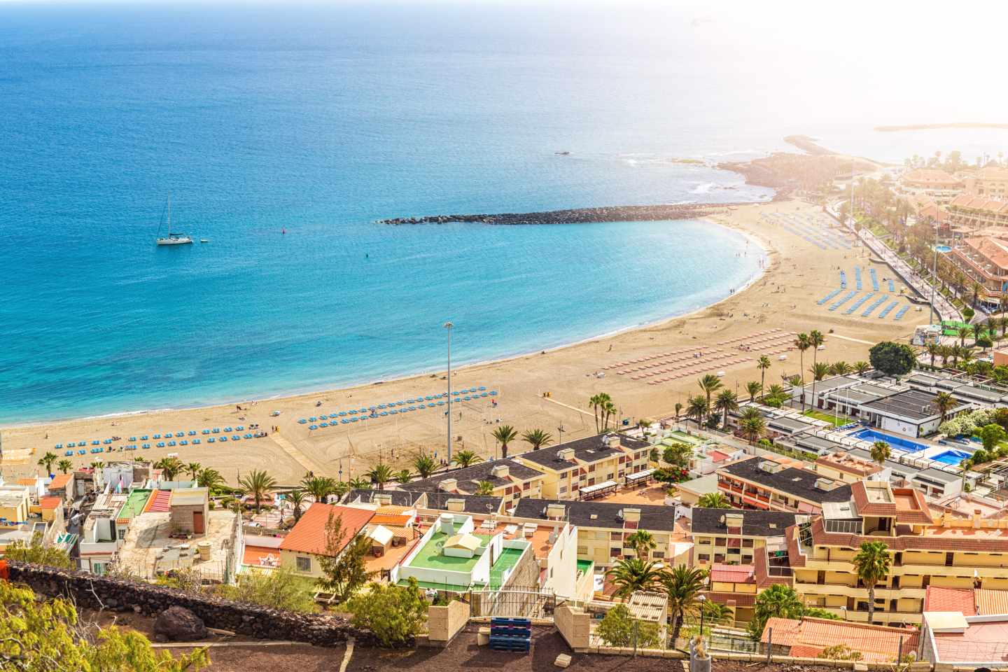 spanien-teneriffa-los-christianos-stadt-g-902823754.jpg
