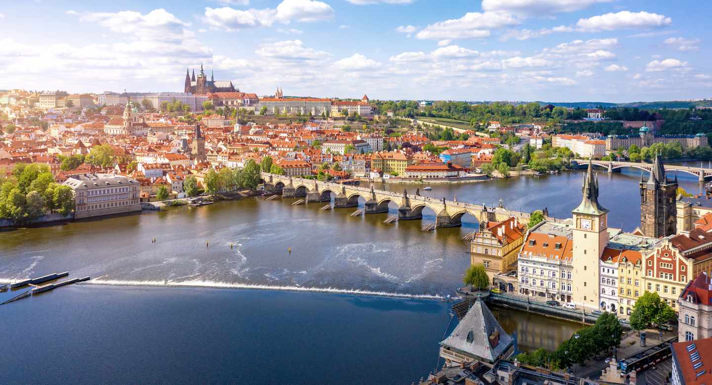 tschechien-prag-karlsbruecke-g-1400449833.jpg