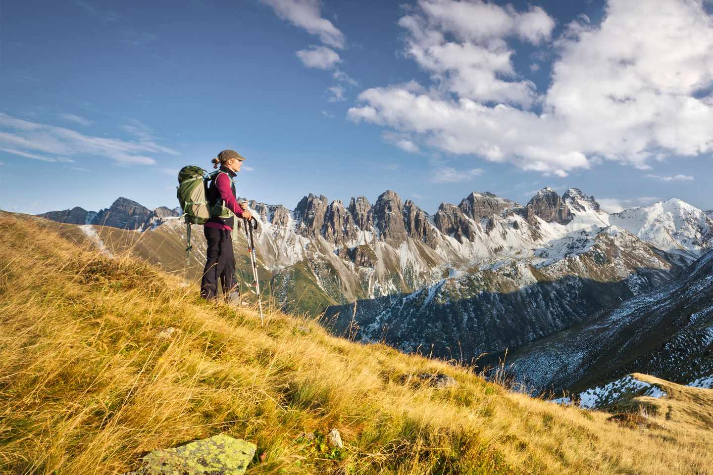 bltd5681de7b00e52f3-alpen-wandern-g-155095791.jpg Traumhaftes Bergpanorama während der Alpenüberquerung
