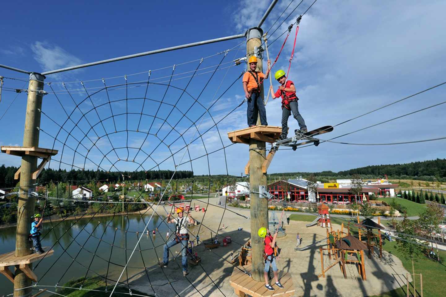 copyright-deutschland-freizeitparks-legoland-feriendorf-hochseilgarten.jpg