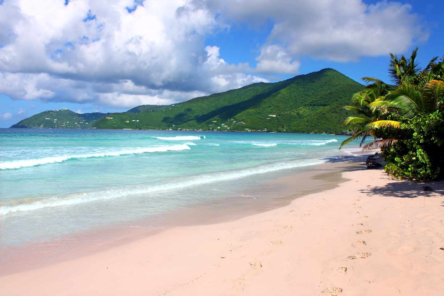 britische-jungferninseln-tortola-t-451296777.jpg