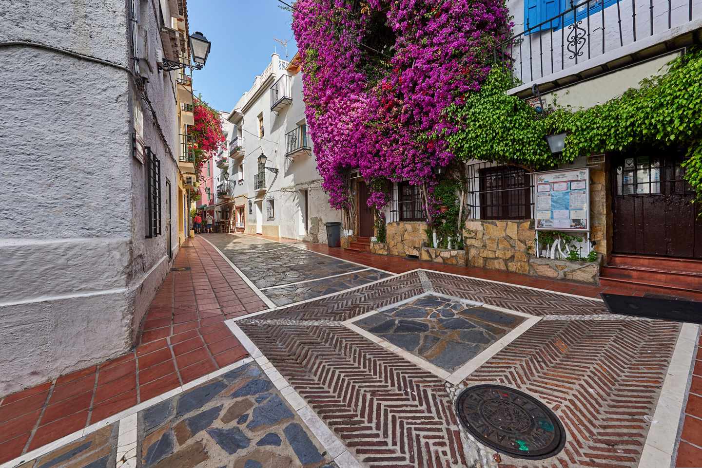 spanien-andalusien-costa-del-sol-marbella-altstadt-klein-g-547150312.jpg