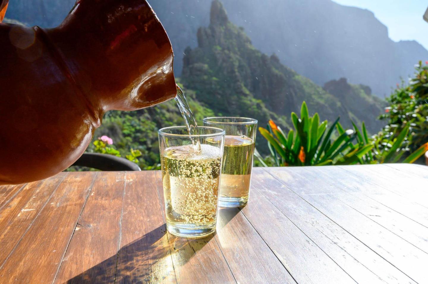 spanien-inselhopping-kanaren-teneriffa-randnotiz-wein-g-1203579334.jpg