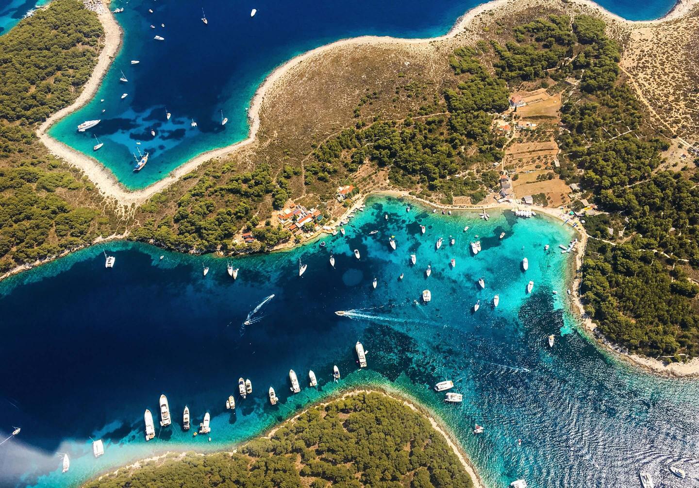 kroatien-adriakueste-drohnenbild-g-850172670.jpg