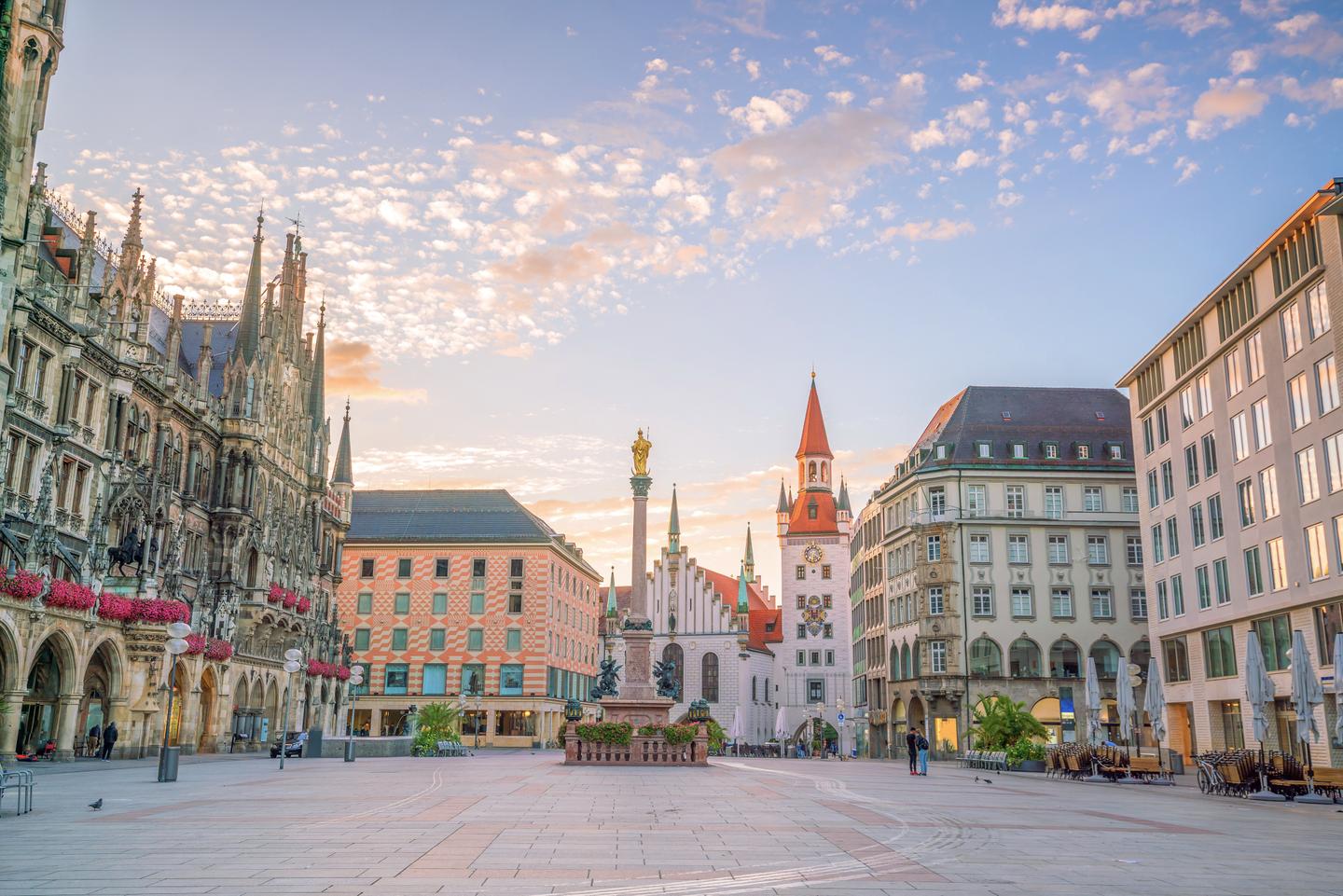 deutschland-muenchen-marienplatz-g-1173484118.jpg