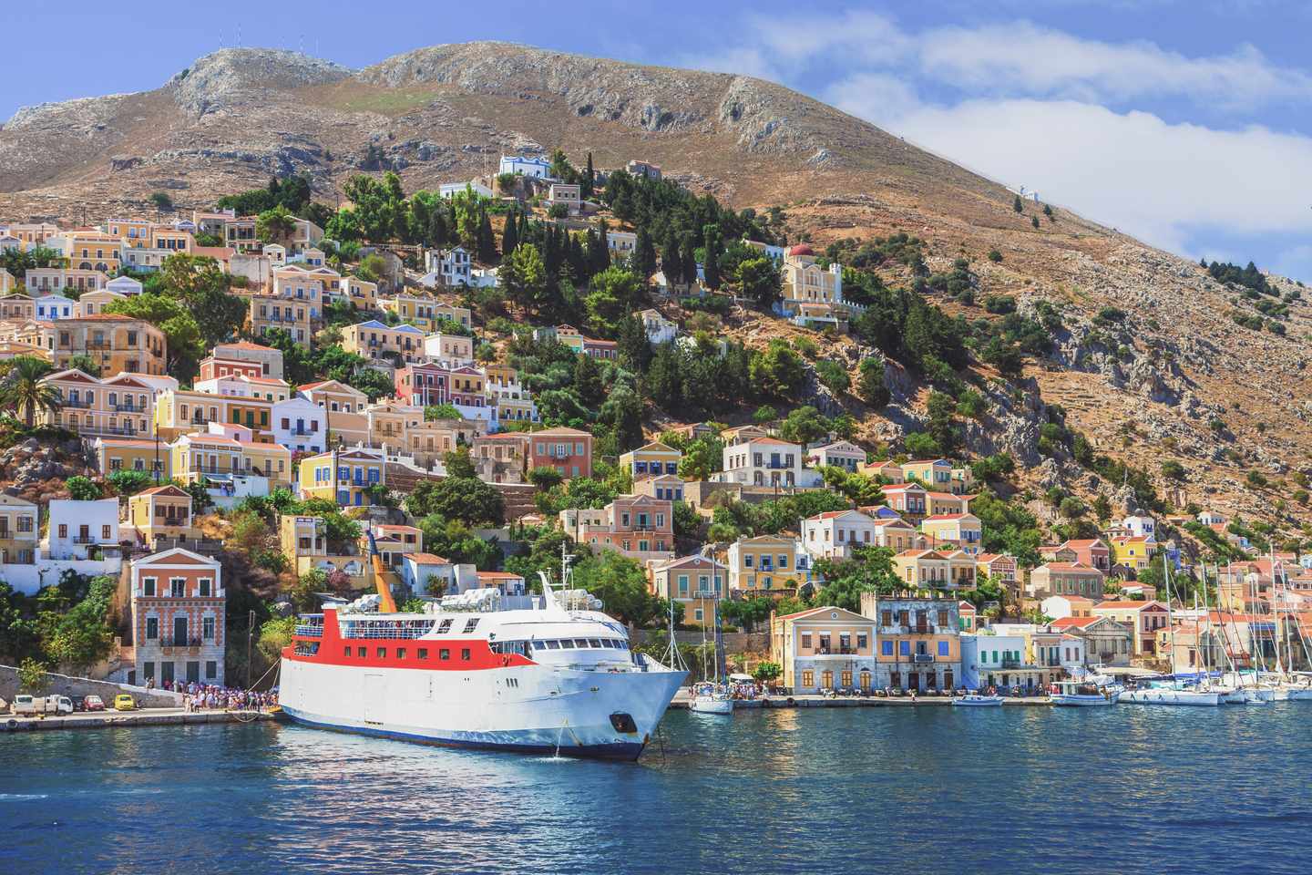 griechenland-griechische-inseln-symi-faehre-g-682975518.jpg