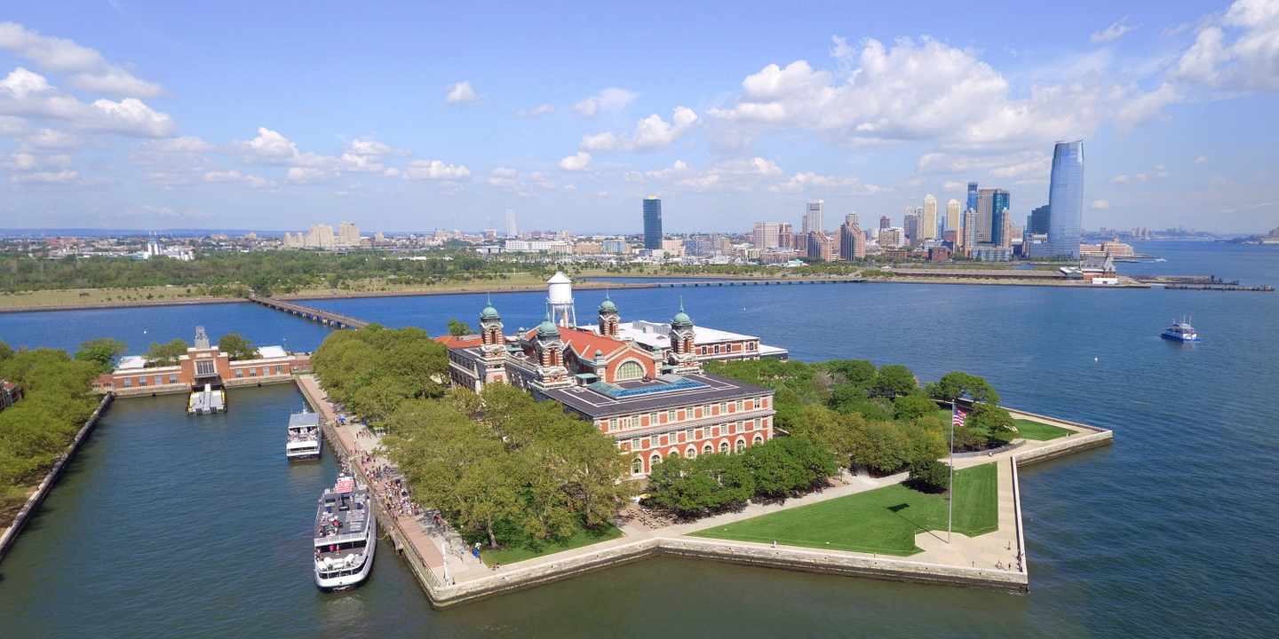 nordamerika-usa-new-york-city-ellis-island-g-611748760.jpg