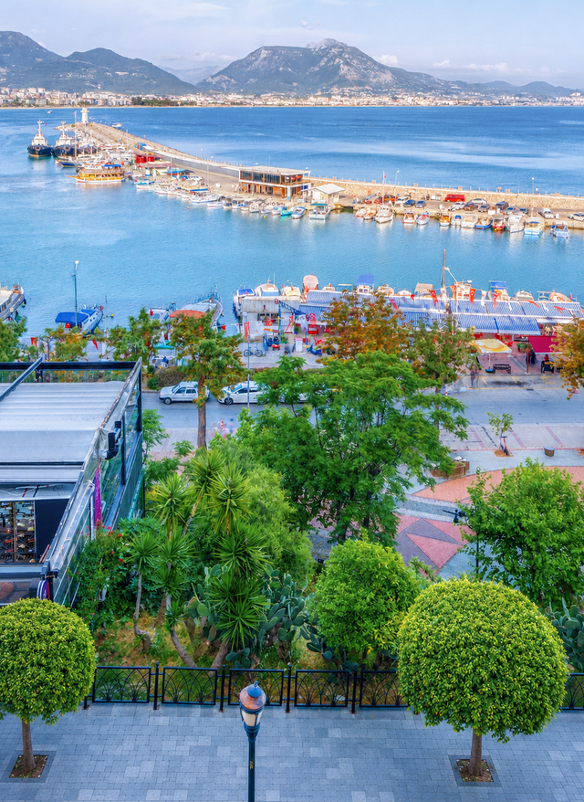 Jetzt entdecken tuerkei-alanya-numa-port-hotel-blick-auf-hafen-und-marina-pa-numa-hotels-kv-dt-Teaser.png Aussicht auf den Hafen von Alanya vom Numa Port Hotel aus - Teaser Website