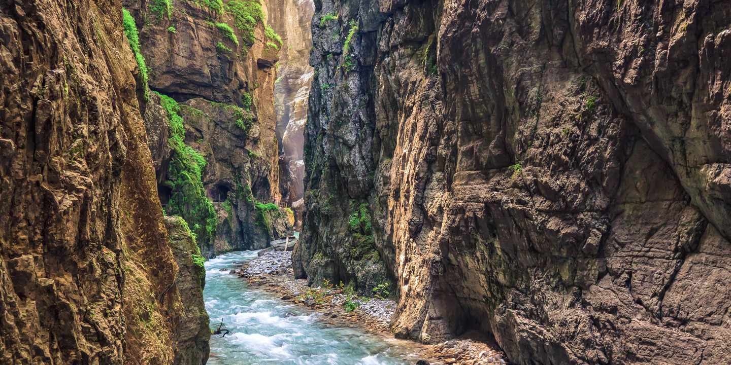 deutschland-bayern-garmisch-partenkirchen-partnachklamm-g-596424817.jpg