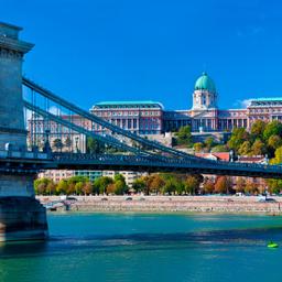 budapest-kettenbruecke-burgpalast-t-175789906.jpg