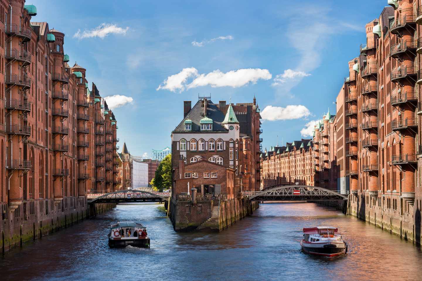 hamburg-speicherstadt-g-185831073.jpg
